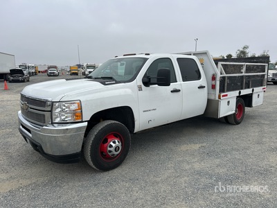 2011 Chevrolet Silverado 3500HD 4x2 Crew Cab Flatbed Truck