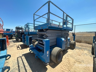 2014 Genie GS-5390RT Dual Fuel Elevador de tijera