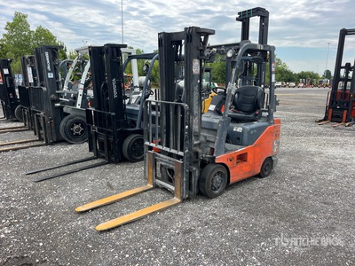 2015 Toyota 8FGCSU20 3450 lb Cushion Tire Chariot Élévateur
