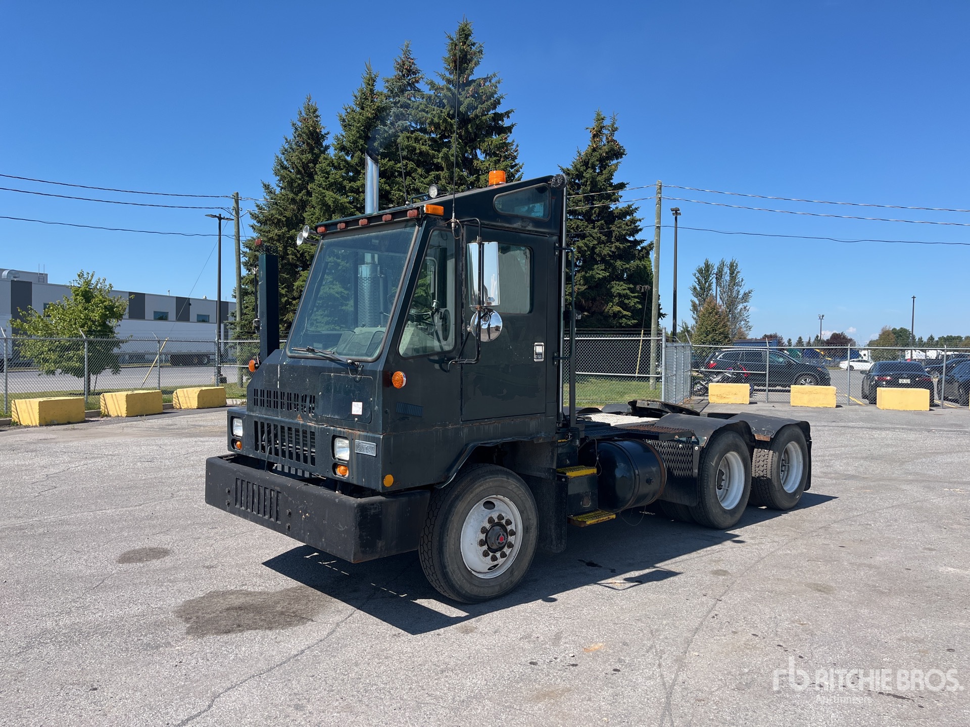 1997 Ottawa C50 Spotter Truck