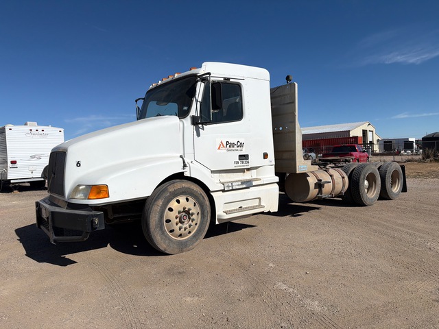 1999 Volvo 6x4 T/A Day Cab Truck Tractor