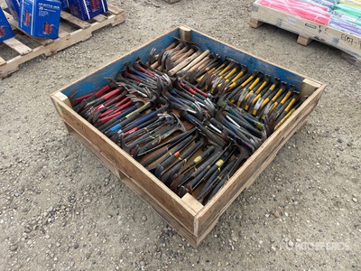Quantity Of Carpentry Claw Hammers