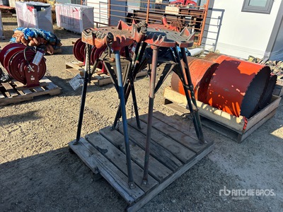 Quantity of (3) Ridgid Pipe Threading Stands Varios. Industrial