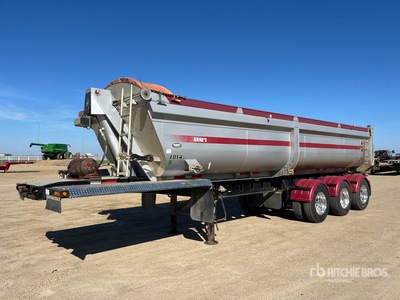 2015 Arne's 32 ft Tri/A Tipping Trailer
