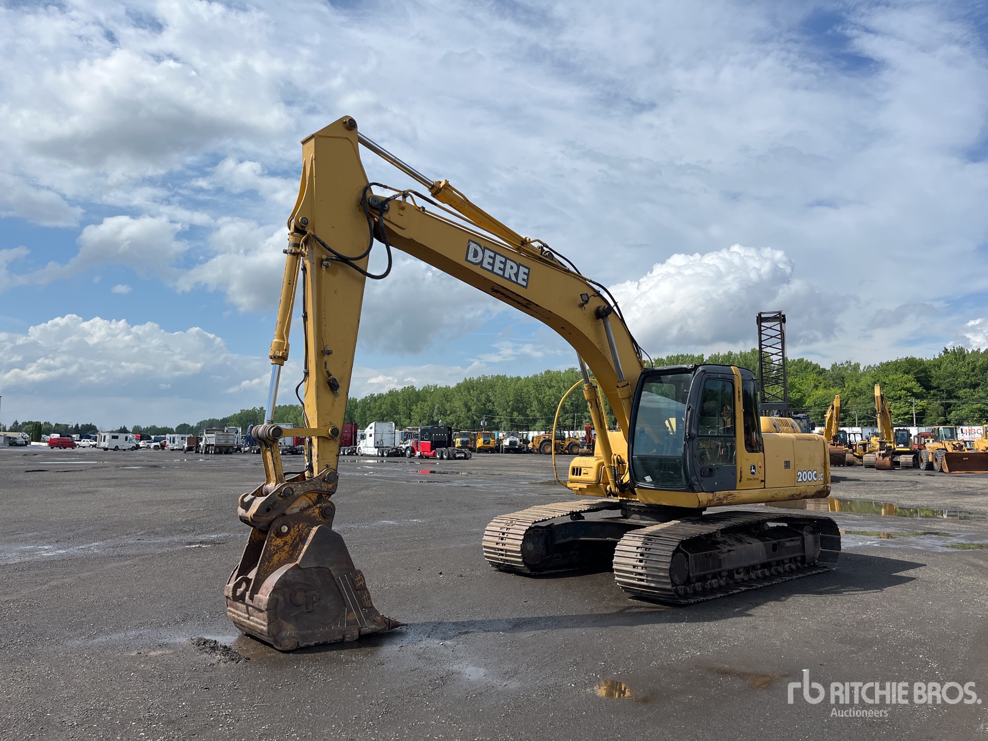 2005 John Deere 200C LC Tracked Excavator