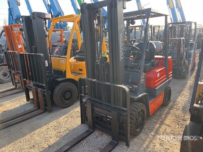 Toyota 5FGC25 4500 lb Forklift