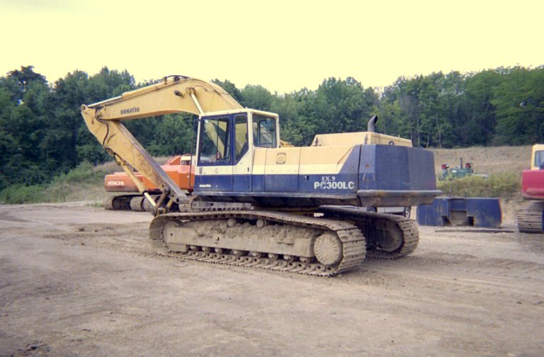 1993 Komatsu PC300LC-5 Track Excavator in Richfield, Ohio