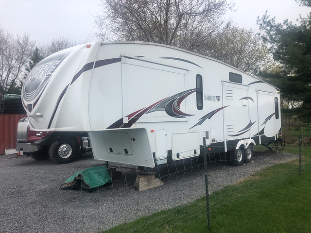 2012 (unverified) Forest River Sabre 34' T/A Fifth Wheel Travel Trailer 2012 (unverified) Forest River Sabre 34' T/A Fifth Wheel Travel Trailer