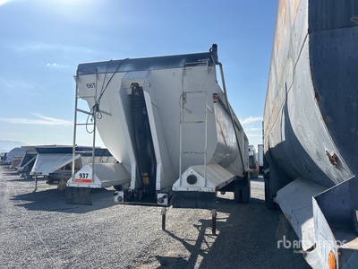 1980 Clement 34 ft T/A Frameless End Dump Trailer