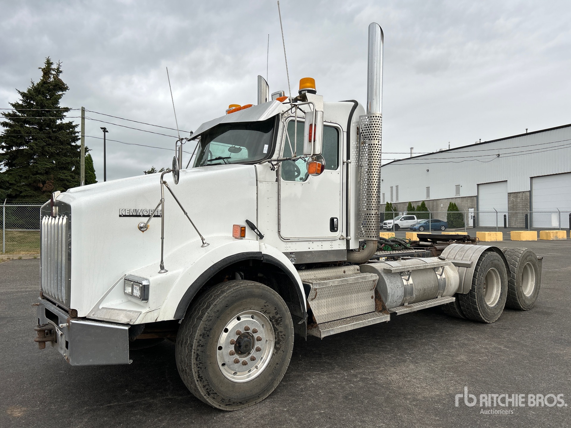 2011 Kenworth T800 6x4 T/A Day Cab Truck Tractor