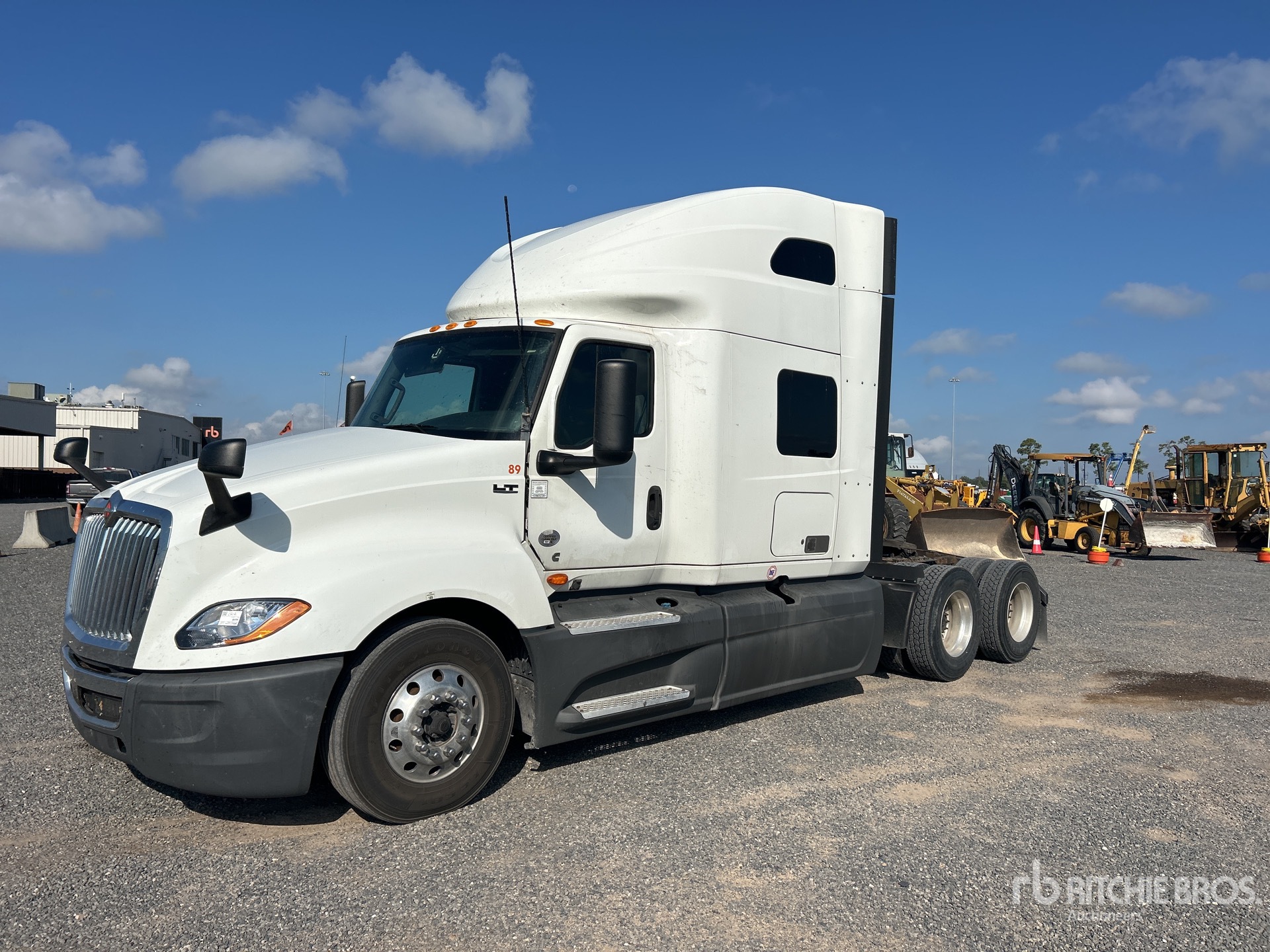 2019 International LT625 6x4 Cabeza Tractora Cabina Dormitorio