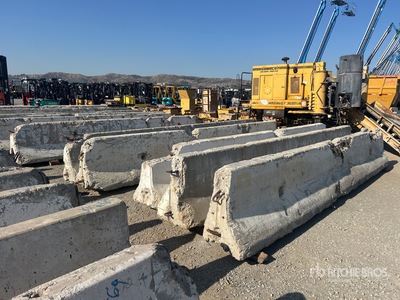 Quantity of (6) K-Rail Barrera