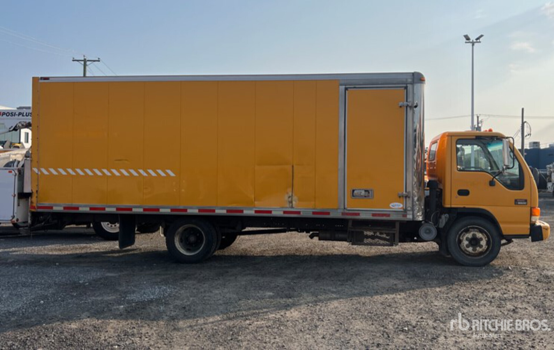 2005 GMC W5500 4x2 Van Truck