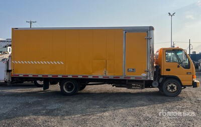 2005 GMC W5500 4x2 Van Truck