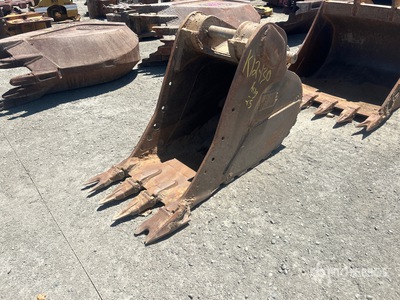 27 in Digging Excavator Bucket
