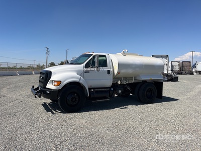 2013 Ford F-750 4x2 Water Truck
