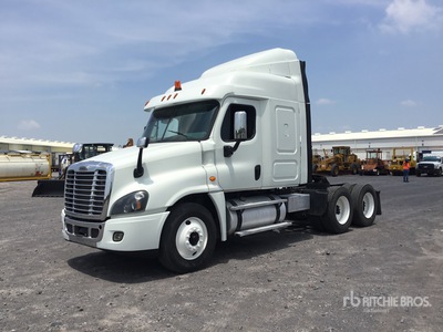 2016 Freightliner Cascadia 125 6x4 Tractocamion con Dormitorio / T/A Sleeper Truck Tractor