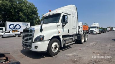 2016 Freightliner Cascadia 125 6x4 Tractocamion con Dormitorio / T/A Sleeper Truck Tractor