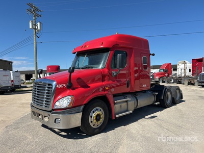 2014 Freightliner Cascadia 113 6x4 T/A Sleeper Truck Tractor