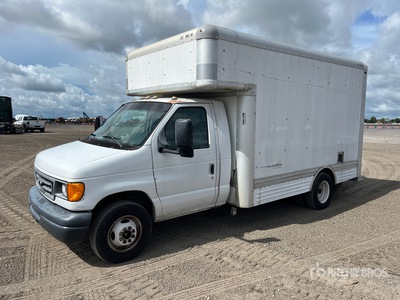 2006 Ford E-450 4x2 Van Truck