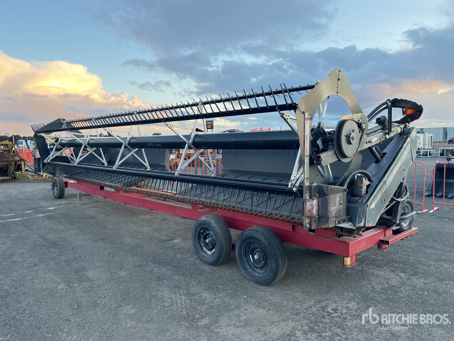 2012 Massey Ferguson 5300 Dyna Swath Draper Windrower Header