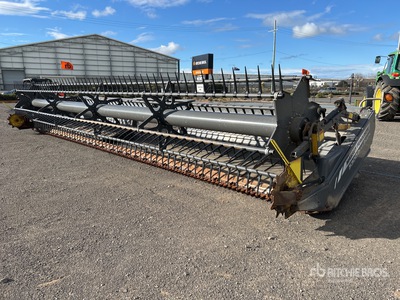2016 Massey Ferguson 5300 Dyna Swath 30 ft Draper Zwad Maaibord