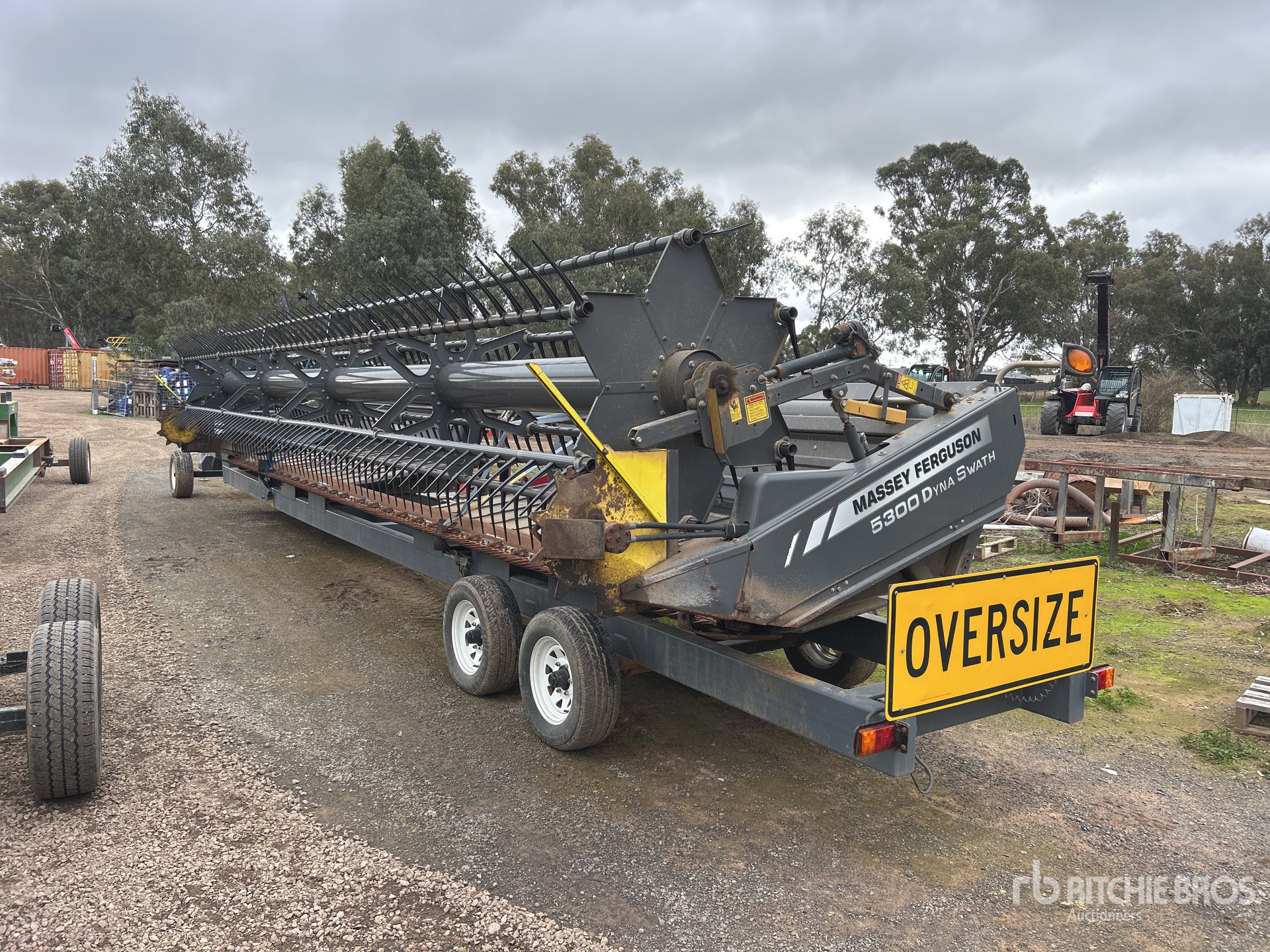 2016 Massey Ferguson 5300 Dyna Swath Draper Windrower Header