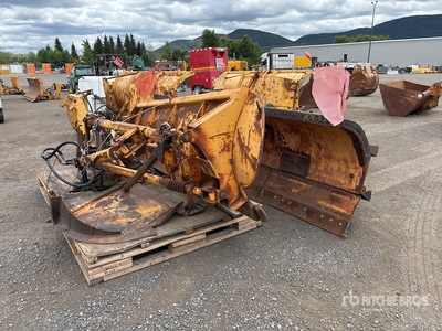 Vallee 11 ft Hydraulic Reversing Pala para nieve - Fits Hyundai HL757
