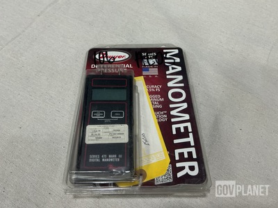 (4) Dwyer Series 475 Manometers