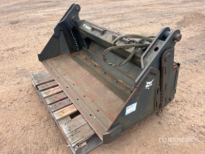 2013 Bobcat 61 in Multi-Purpose Skid Steer Bucket