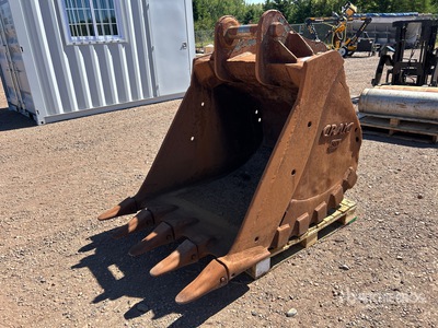 Craig Digging Excavator Bucket - Fits 20 ton