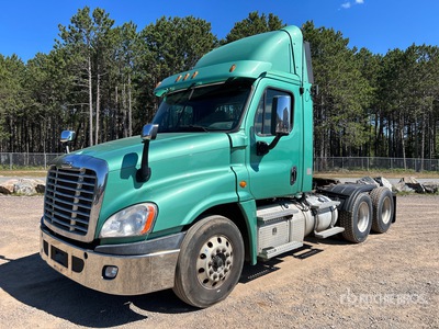 2019 Freightliner Cascadia 125 6x4 تراكتور شاحنة نهارية (ثنائية المحور)
