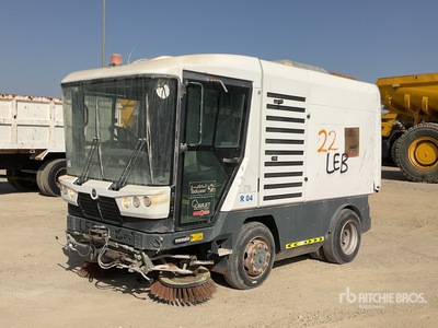 2016 Ravo STH 540 Sweeper Truck