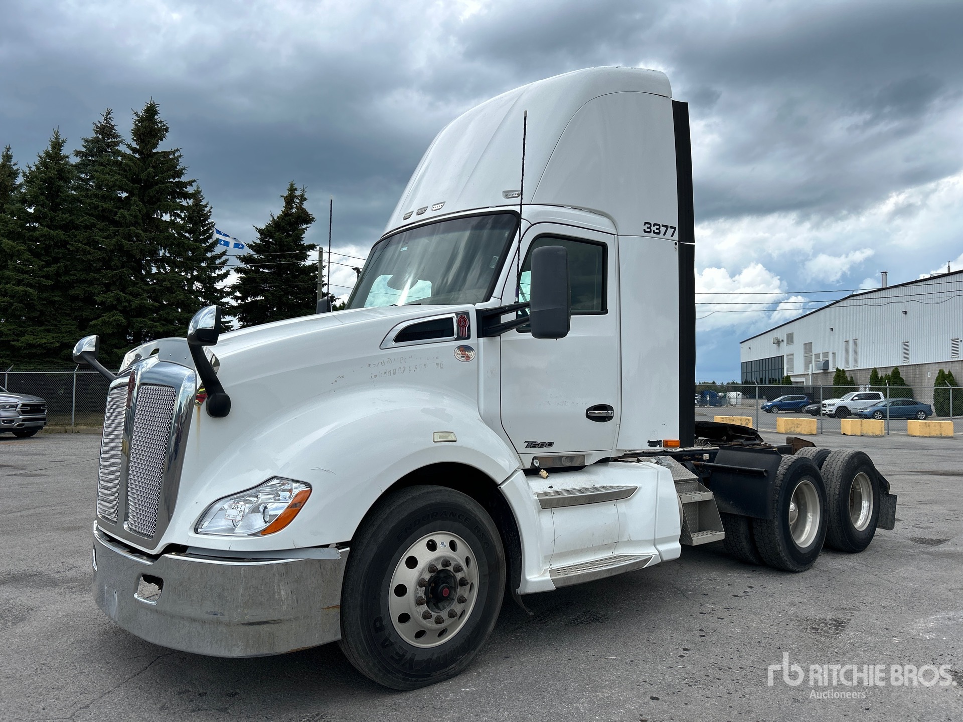 2017 Kenworth T680 6x4 トラックトラクター（T/A）