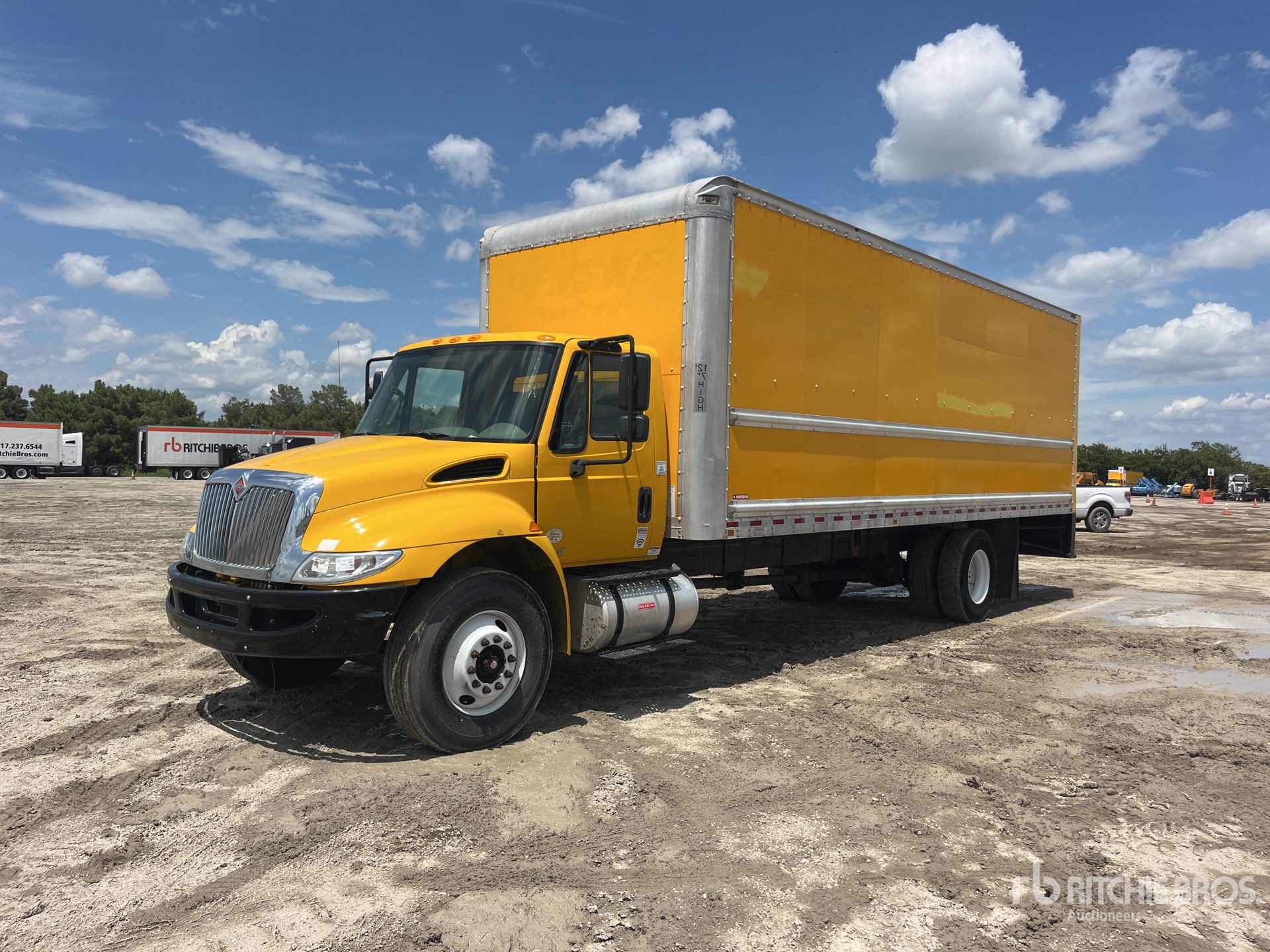 2019 International 4300 4x2 Van Truck