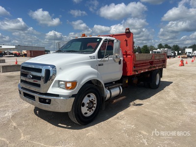 2011 Ford F-750 XL 4x2 S/A Dump Truck