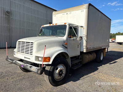 1992 International 4700 4x2 Van Truck