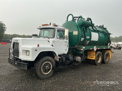 1990 Presvac systems on 1989 Mack RB690S 6x2 Camion pelleteuse sous vide