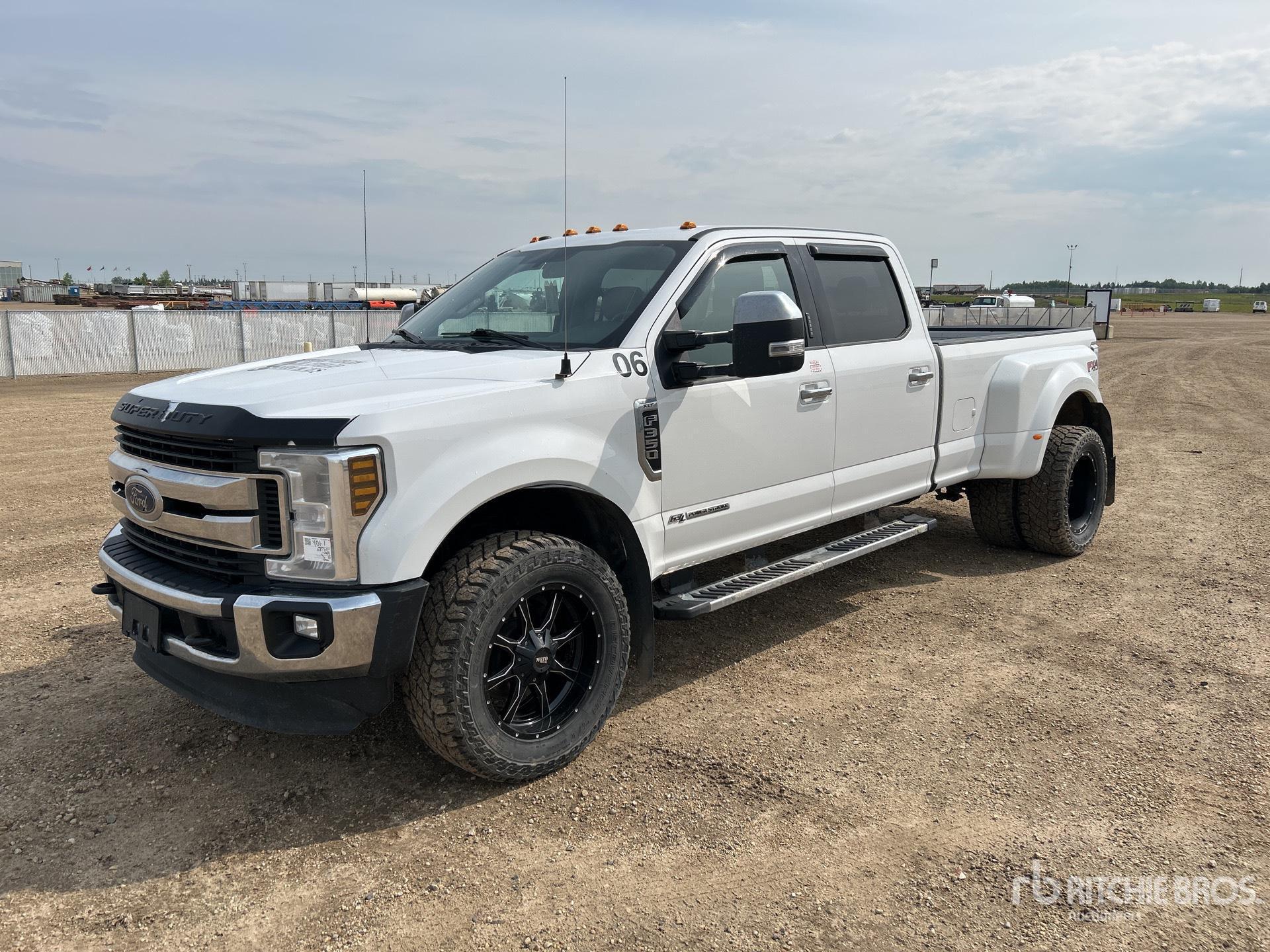 2018 Ford F-350 XLT 4x4 Crew Cab Pickup