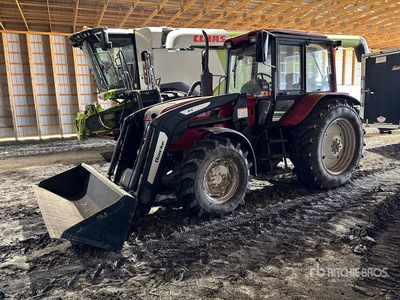 2017 MTZ 1220 4WD Tractor