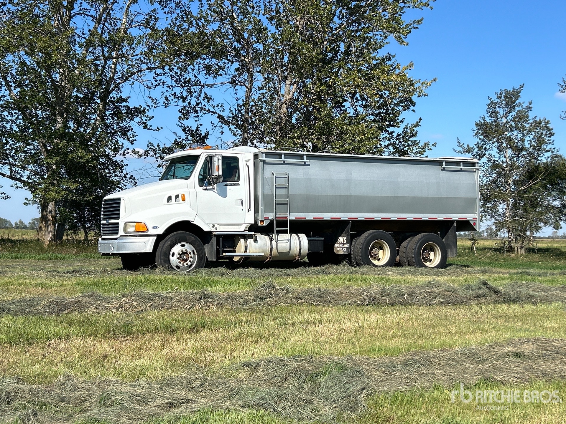 1997 Ford Aeromax 6x4 Grain Truck