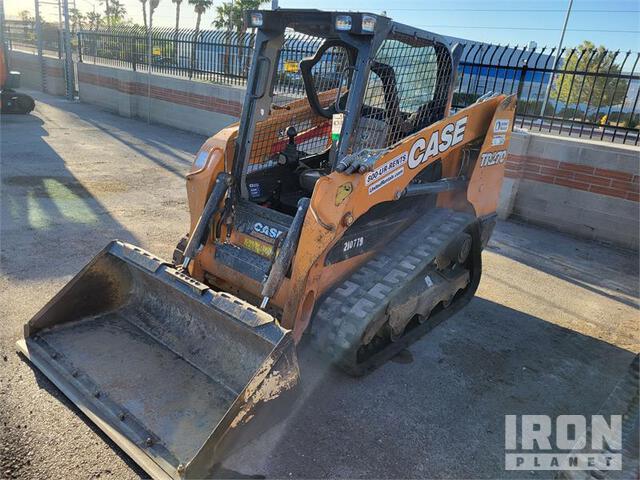 MINI CARGADOR SOBRE ORUGAS 2018 CASE TR270
