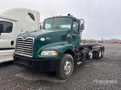 2009 Mack 6x2 トラックトラクター（T/A）