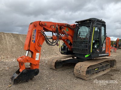 2016 Hitachi ZX135US-5 SRF Tunnel Spec Tracked Excavator