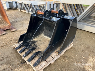 Quantity of (2) Excavator Bucket - Fits 8 ton Excavator