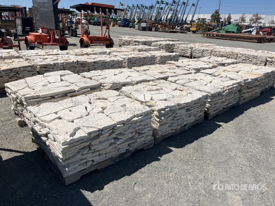 Quantity of (10) Pallets of Austin White Limestone Blend Chopped 4 - 8 in Thin Veneer Pierres (Unused)
