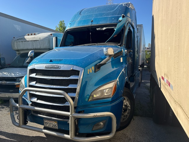 2018 Freightliner Cascadia 126 6x4 T/A Sleeper Truck Tractor (Inoperable) 2018 Freightliner Cascadia 126 6x4 T/A Sleeper Truck Tractor (Inoperable)