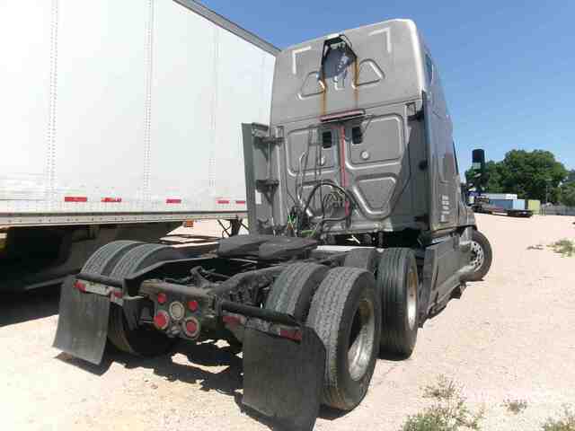 CAMIóN CAMAROTE 2017 FREIGHTLINER