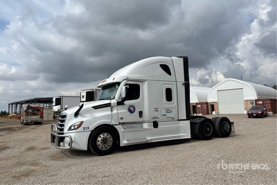 2022 Freightliner Cascadia 126 6x4 Sleeper Truck Tractor