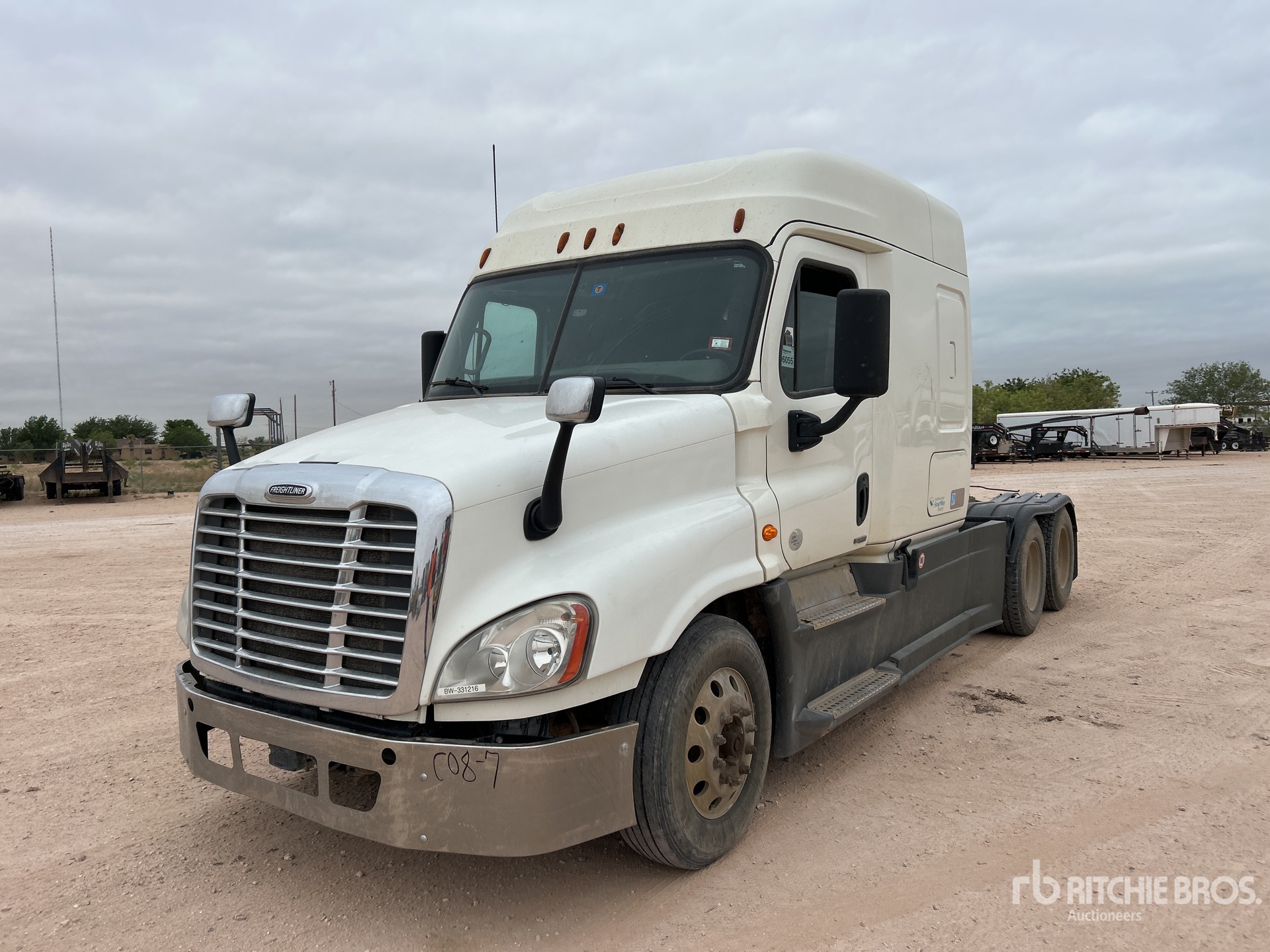 2015 Freightliner Cascadia 125 6x4 T/A Sleeper Truck Tractor
